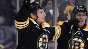 Oskar Steen placeras på waivers av Boston Bruins