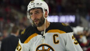 KLART: Patrice Bergeron fortsätter spela