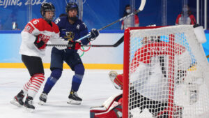 Petra Nieminen tremålsskytt i Finlands kvartfinalkross