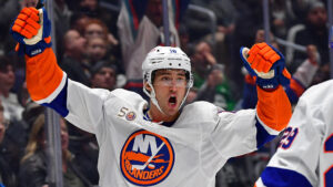 Pierre Engvall skriver sjuårskontrakt med New York Islanders