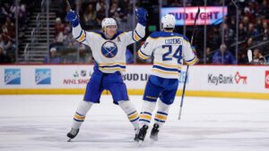 Efter rekordkvällen – Rasmus Dahlin prisas av NHL