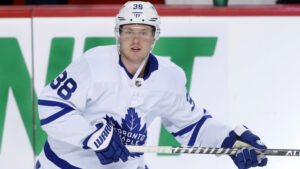 Rasmus Sandin sätts upp på skadelistan av Toronto Maple Leafs