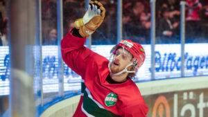 Agenten bekräftar: Riley Woods stannar i MoDo