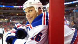 Orlando Solar Bears bryter kontraktet med Sean Avery