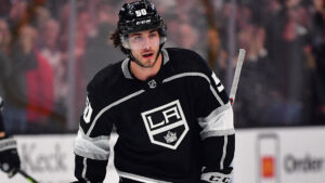 Sean Durzi skriver tvåårskontrakt med Los Angeles Kings