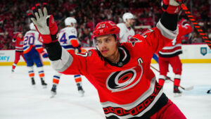 Sebastian Aho skriver jättekontrakt med Carolina Hurricanes