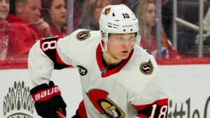 Tim Stützle skriver åttaårskontrakt med Ottawa Senators