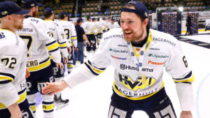 Tommi Huhtala lämnade HV71 – återvänder till Finland