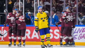 HOCKEY-VM: Tre Kronor chockat av Lettland