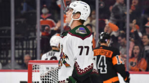 Victor Söderström kallas upp av Arizona Coyotes