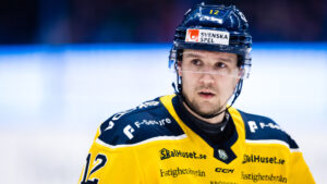 Viktor Liljegren stängs av i tre matcher för en huvudtackling