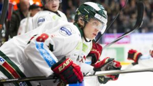 Mora lånar backtalang av Frölunda för att ersätta stjärnbacken