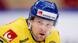 Svenske VM-backen lämnar SHL för KHL