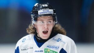 Gjorde succé i Hockeyallsvenskan – nu testas han av NHL-klubben