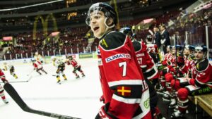 Tog ett extra år i allsvenskan – nu är han en av SHL:s vassaste backar: ”Jag var inte redo”