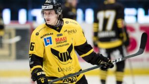 Kvalhjälten följer med upp: ”Hockeyn i hockeyallsvenskan passar honom bättre”