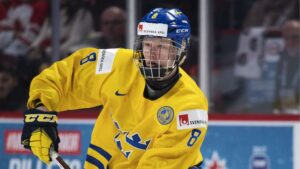 VIDEO: Här sänker Rasmus Dahlin både motståndare och medspelare