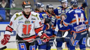 Örebro missade chansen att säkra SHL-kontraktet – läckte mot Växjö