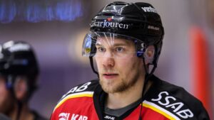 Profilvärvningen missar försäsongen – och SHL-premiären