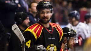 Blir kvar i tre år till: ”Älskar att spela i Brynäs”