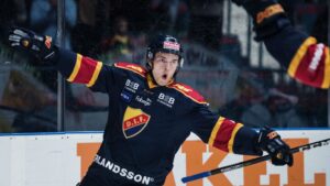 Mest istid i hela SHL – nu förlänger han med Djurgården