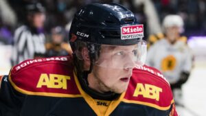 Från farmarligans farmarliga till SHL-succé: ”Skulle vara värdelöst om jag tyckte synd om mig själv”