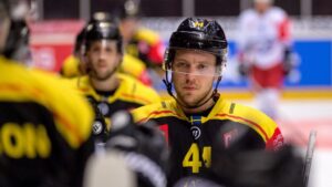 Brynäs till kvartsfinal efter jättedrama – och fyra matchstraff i Mannheim