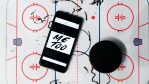 Ishockeyns #MeToo: ”Jag är bara det objekt som han vill sätta på”