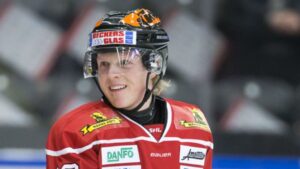 Juniorlandslagsmannen lyfts upp i SHL: ”En kille vi tror stenhårt på”