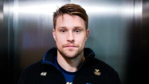 Svenske OS-backen får lämna KHL-klubben