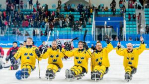 Kälkhockeylandslaget undvek jumboplatsen – vann i Paralympics