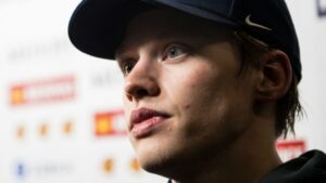 Bästa back i SHL i fjol – får starta årets säsong i AHL