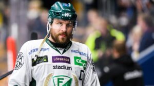 Kaptenen saknas för topplaget: ”Det är av personliga skäl”