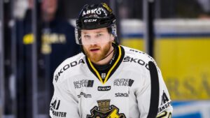 AIK-forwarden anmäls – knuffade domare: ”Säger att jag är dum i huvudet”