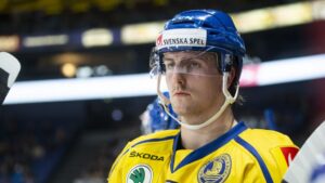 Uppgifter: VM-svensken klar för KHL-spel