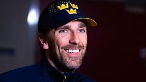 TV: Henrik Lundqvist tillbaka på is