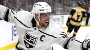 Kopitar stor hattrick-hjälte för Kings – Lehner utbytt i krossen