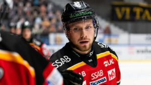 Mål direkt i Kärpät-debuten av Petter Emanuelsson