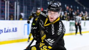 Fick lämna AIK – nu flyttar VM-backen till USA