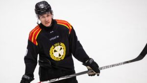 Brynäs förlänger med unge centern