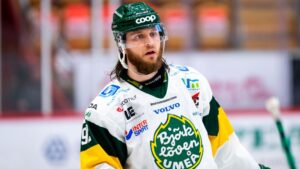 Värvades från SHL – nu bryter han med Björklöven