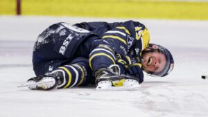 Villiam Haag kan bli borta länge efter knätacklingen