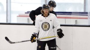 Efter operationen – snart är David Pastrnak tillbaka