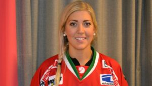 Erika Grahms häftiga satsning – blir hockeyspelare på heltid: ”En flickdröm”