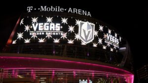 Vegas skriver kontrakt med spelare från Toronto och Edmonton