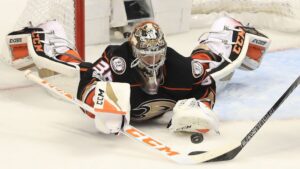 ANAHEIM: Några extra räddningar från en Stanley Cup