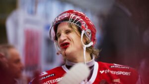 480 SHL-matcher – nu gör han comeback i division tre