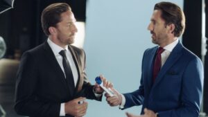 VIDEO: Här blir Henke Lundqvist brädad i nya reklamfilmen