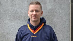 “Det känns roligt att få testa att coacha i SHL”