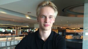 Tung start på säsongen för Elias Pettersson – förvärrade skada i USA